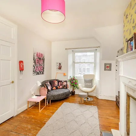 Joivy Stunning In Royal Mile Apartment