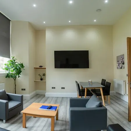 아파트 Large Flat In F2 With Mountain View 에든버러