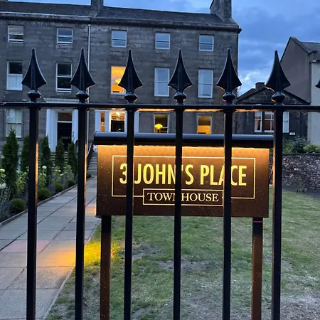 Отель 3 John's Place Townhouse 4*