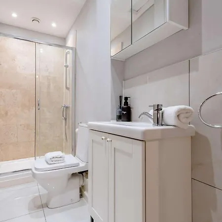 Elegant 2br On Leven St *
