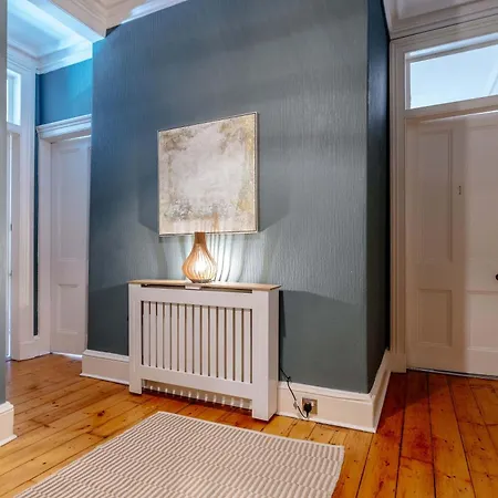 Elegant 2br On Leven St アパート *