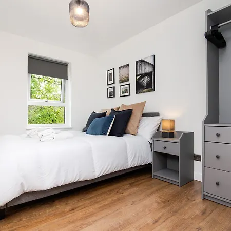 Apartman Spacious 2br - Parking Near Centre