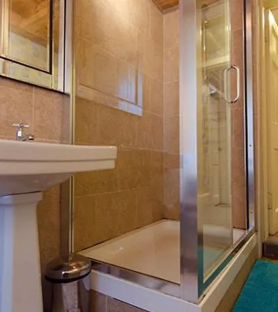 Spacious Flat Near Centre 公寓 *