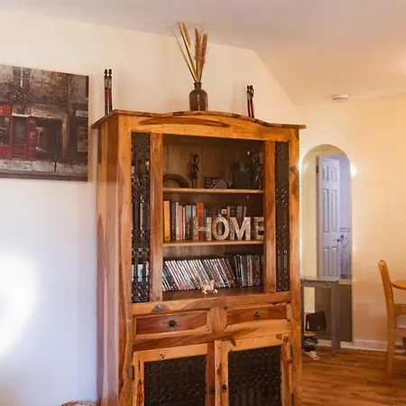Three Bedrooms Flat In Old Town Edynburg
