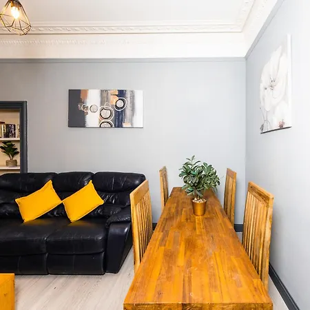 Stylish Victorian By Scenic Calton Hill