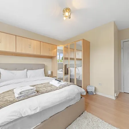 Strathalmond 4 Bedroom House - * Edinburg