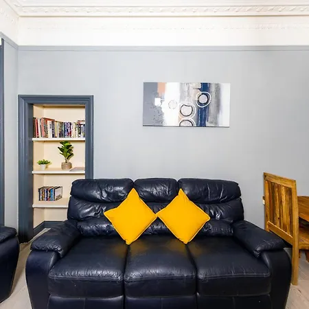 Stylish Victorian By Scenic Calton Hill Apartment