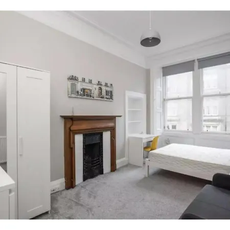 Spacious 3-bedroom Flat In Charming Bruntsfield 爱丁堡