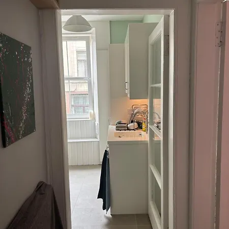 Modern One Bed Flat, Historic Old Town 爱丁堡