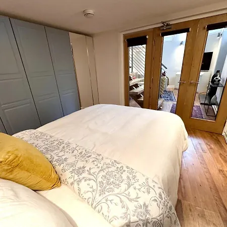 Apartament Stylish 2br - Walk To Attraction *