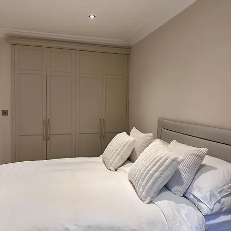 Luxury Stockbridge One Bedroom *