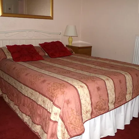 بيت ضيافة Averon