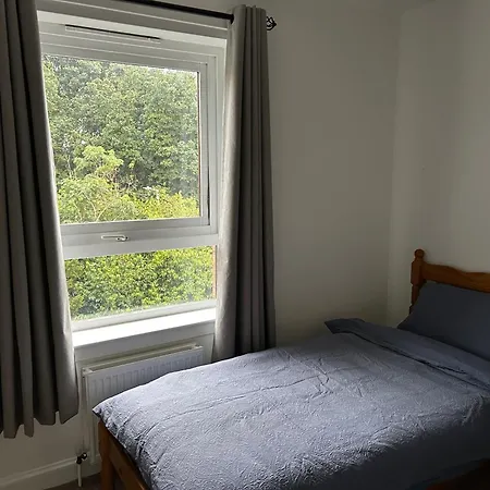 An Immaculate 3 Bedroomed In Edinburgh's Southside *