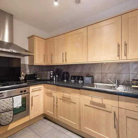 Cosy 2-bedroom Flat Close To Centre * אדינבורו