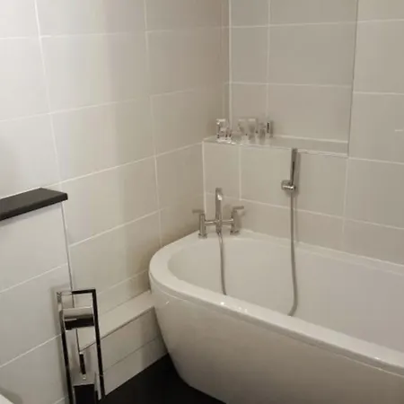 Lägenhet 2 Bed Newington