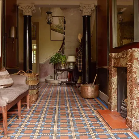 Elegant Georgian Retreat With Views Of Arthurs Seat