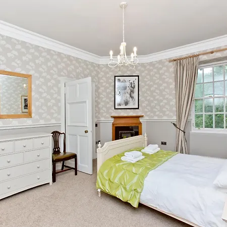Luxury-3-bedroom Ramsay Garden Next To Castle *