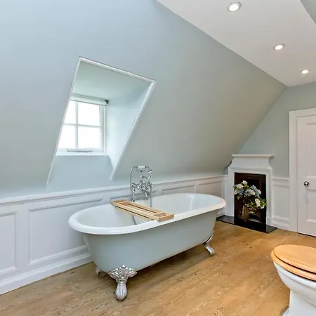 Luxury-3-bedroom Ramsay Garden Next To Castle Apartament Edynburg