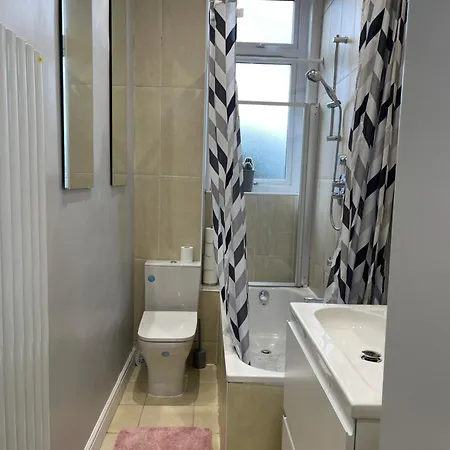 Entire Victorian House 2br - 4 Guests