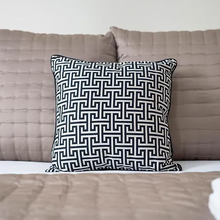 Apartment 2br Park Royal With Balcony And Parking *