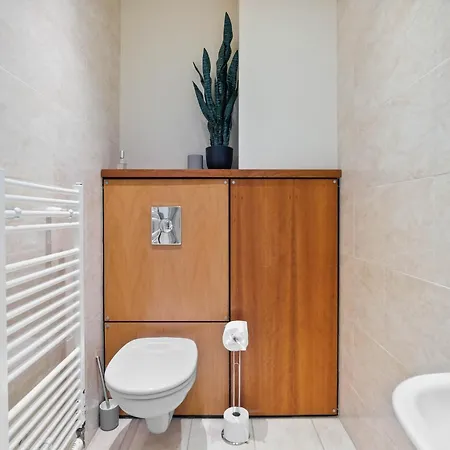 아파트 2br Park Royal With Balcony And Parking *