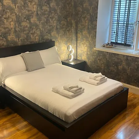 The Old School In Dean Village Apartment *