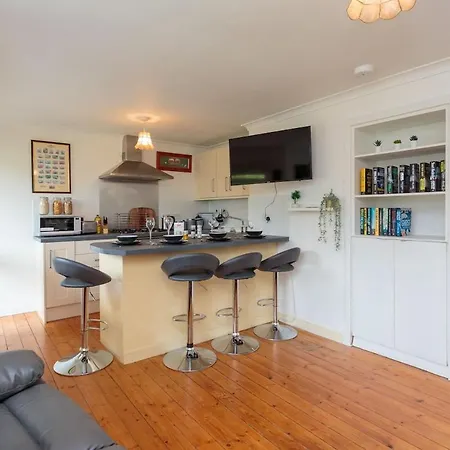 Daire Free Parking - Centre - 3 Bedrooms - 5 Guests *