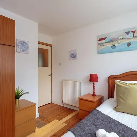 Daire Free Parking - Centre - 3 Bedrooms - 5 Guests