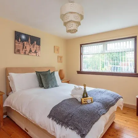 Daire Free Parking - Centre - 3 Bedrooms - 5 Guests *