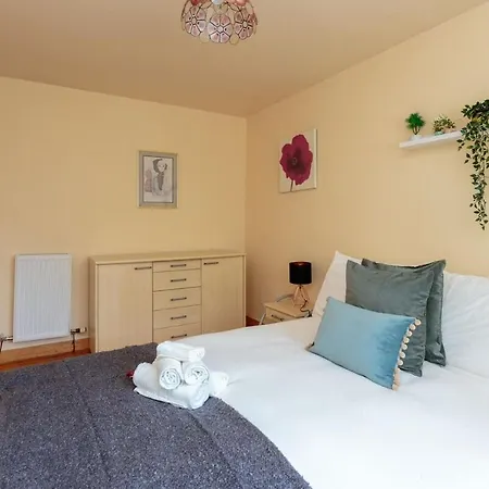 Free Parking - Centre - 3 Bedrooms - 5 Guests Daire Edinburgh