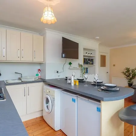 Free Parking - Centre - 3 Bedrooms - 5 Guests *