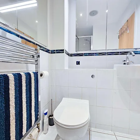 Stylish 3-bedroom Duplex With Patio * Edynburg