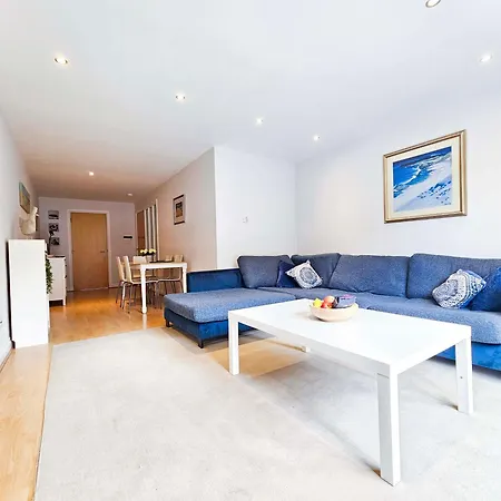 Apartament Stylish 3-bedroom Duplex With Patio Edynburg