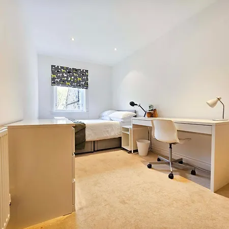 Stylish 3-bedroom Duplex With Patio