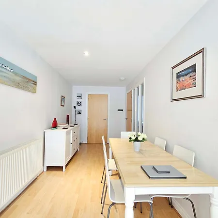 Stylish 3-bedroom Duplex With Patio Apartament *