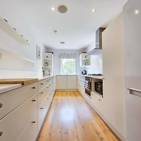 Apartament Stylish 3-bedroom Duplex With Patio Edynburg