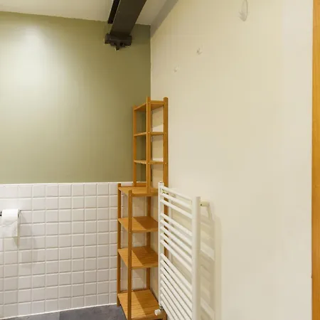 Industrial Chic 2bd Flat In Historic Whisky Bond