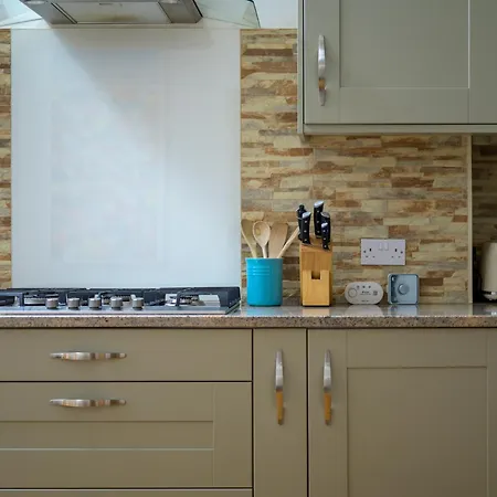 Homely 2 Bedroom - Pass The Keys דירה אדינבורו