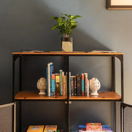 בית נופש Gorgeous 3 Bed House Free Parking & Garden