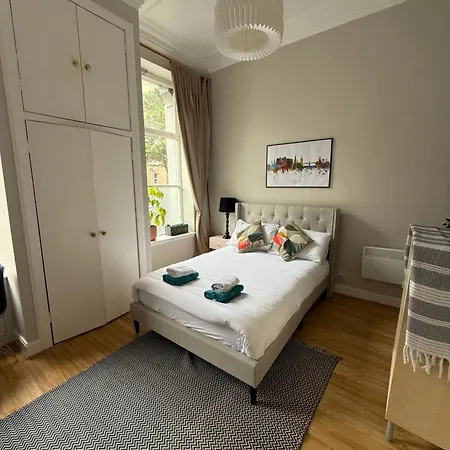 Charming Flat In Vibrant Leith