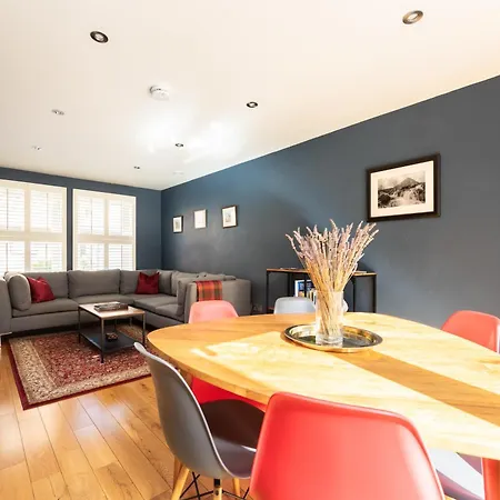 度假居 Gorgeous 3 Bed House Free Parking & Garden 爱丁堡