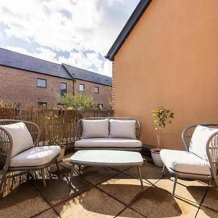 Gorgeous 3 Bed House Free Parking & Garden Edinburgh