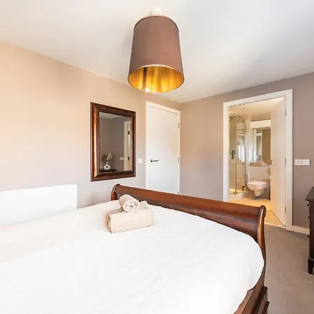 Gorgeous 3 Bed House Free Parking & Garden Feriehus Edinburgh