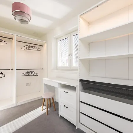 בית נופש Gorgeous 3 Bed House Free Parking & Garden אדינבורו