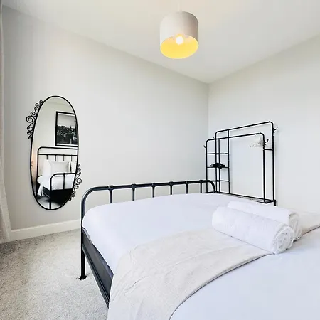 Skyline View * エディンバラ