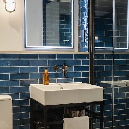 Code - The Court, 에든버러