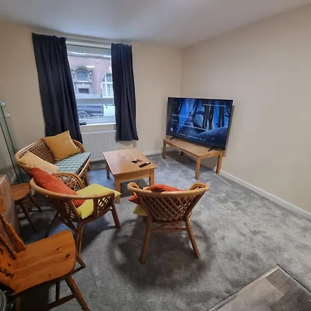 Brilliantly Located 2bd Flat Heart Of Edinburgh! Lägenhet