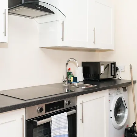 Brilliantly Located 2bd Flat Heart Of Edinburgh! Lägenhet