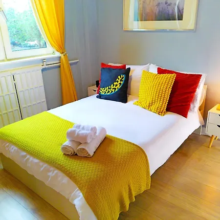 Bright & Spacious Flat By Murrayfield Stadium Эдинбург