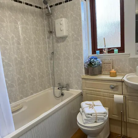 Lägenhet Flat Near To Centre Attractions - Free Parking